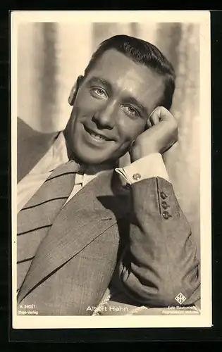 AK Schauspieler Albert Hehn lächelt