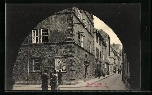 AK Mühlhausen /Th., Obere Rathaus-Strasse mit Fussgängern