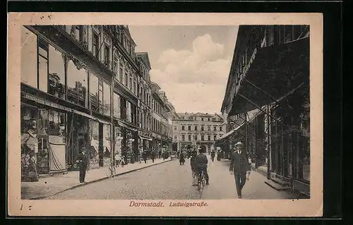 AK Darmstadt, Ludwigstrasse mit Radfahrern