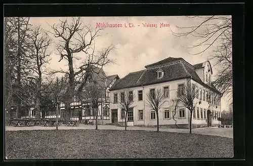 AK Mühlhausen i. Th., Weisses Haus mit kahlen Bäumen
