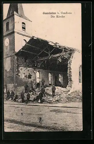 AK Jeandelize, Soldaten bei der zerschossenen Kirche