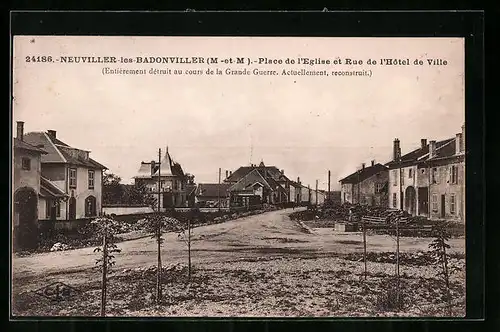 AK Neuviller-les-Badonviller, Place de l`Eglise et Rue de l`Hôtel de Ville