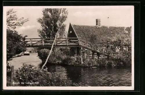 AK Broek op Langendijk, Uferpartie mit Brücke