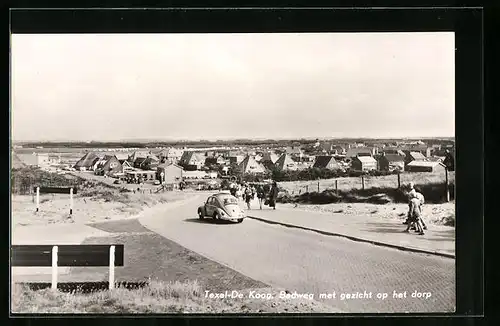AK Texel, De Koog, Badweg met gezicht op het dorp
