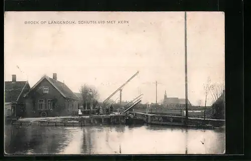 AK Broek op Langendijk, Schutsluis met Kerk