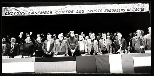 Fotografie Manfred Scholz, Essen, Stahlarbeiter der Länder Frankreich Belgien Luxemburg und Niederlande bei Kundgebung