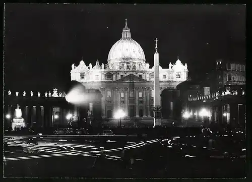 Fotografie Keystone, München, Ansicht Rom, Petersdom im Licht der Scheinwerfer, zum Vatikanischen Konzil