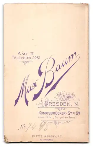 Fotografie Max Baum, Dresden-N., Königsbrückerstr. 64, Modisch gekleideter Herr mit Oberlippenbart
