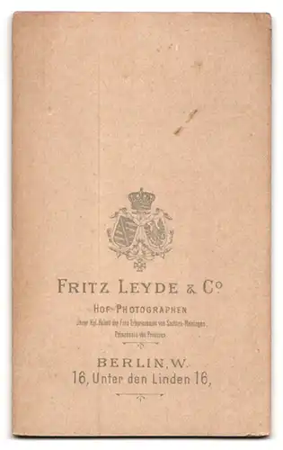 Fotografie Fritz Leyde, Berlin, Unter den Linden 16, Bürgerlicher Herr mit Krawatte und Schnurrbart