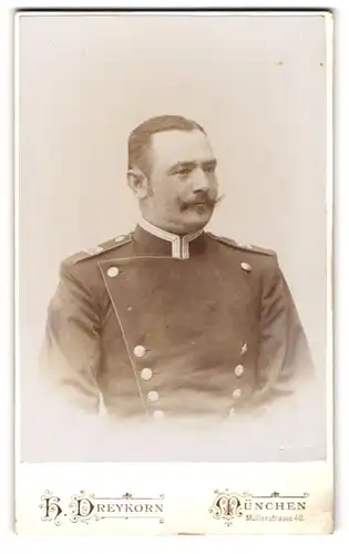 Fotografie H. Dreykorn, München, Müllerstrasse 40, Ufz. des 312. Rgts. in Uniform eines Chevaulegers