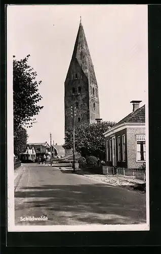 AK Schildwolde, Strassenpartie mit Kirche