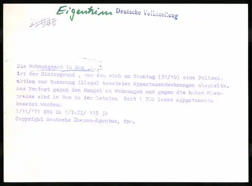 Fotografie unbekannter Fotograf, Ansicht Rom, Wohnungsbesetzer wurden von der Polizei geräumt, Wohnungsnot in Rom 1971