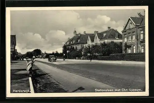 AK Harderwijk, Stationslaan met Chr. Lyceum