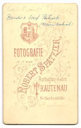 Fotografie Robert Spatzier, Trautenau, Modisch gekleideter Herr mit Oberlippenbart