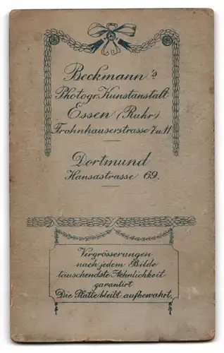 Fotografie W. J. Beckmann, Essen, Frohnhauserstrasse 7 u. 11, Bürgerlicher mit Glatze und Schnurrbart