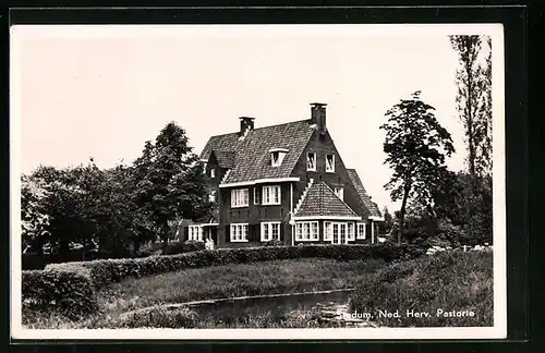 AK Stedum, Ned. Herv. Pastorie