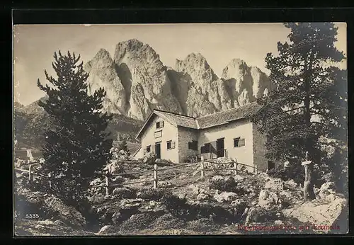 AK Regensburgerhütte, Berghütte mit Fermeda