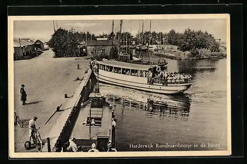 AK Harderwijk, Rondvaartbootje in de haven
