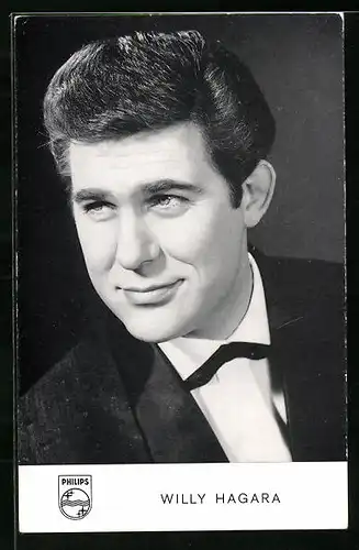 AK Musiker Willy Hagara lächelt