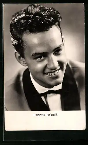 AK Musiker Hartmut Eichler lächelt