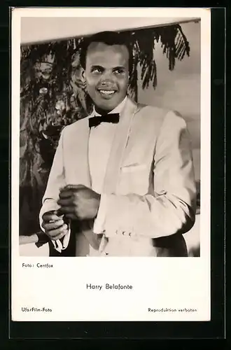 AK Musiker Harry Belafonte mit Fliege