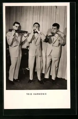 AK Musiker Trio Harmonie in Anzügen mit Instrumenten