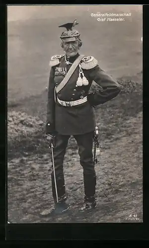 AK Generalfeldmarschall Graf Haeseler in Uniform auf dem Feld