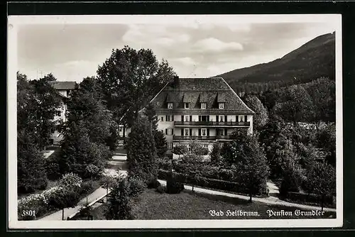 AK Bad Heilbrunn, Hotel-Pension Grundler mit Bäumen und Park