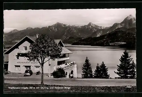 AK Weissensee /Allg., Hotel-Restaurant Seespitz mit Säuling und Füssener Bergen