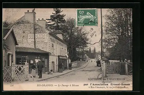 AK Ris-Orangis, Le Passage à Niveau