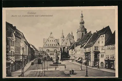 AK Eisleben, Markt mit Andreaskirche und Lutherdenkmal, Strassenbahn unterwegs