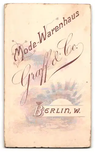 Fotografie Graff & Co., Berlin-W., Süsses Kleinkind im langen Kleid