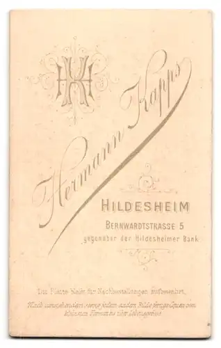 Fotografie Hermann Kapps, Hildesheim, Bernwardstr. 5, Bürgerlicher Herr mit Brille und Vollbart