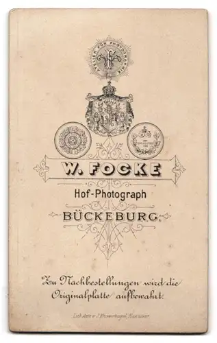 Fotografie W. Focke, Bückeburg, Bürgerlicher Herr mit Schnurrbart