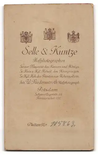 Fotografie Selle & Kuntze, Potsdam, Schwertfegerstrasse 14, Älterer Mann mit Brille und Schnauzer