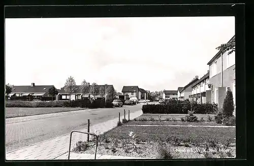 AK Niekerk, W. K. Het Moor