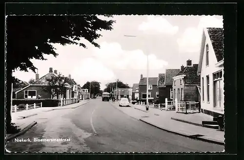AK Niekerk, Bloemersmastraat