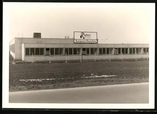 Fotografie unbekannter Fotograf, Ansicht Ebensfeld, Fabrik der Riessner Werke - Zweigwerk