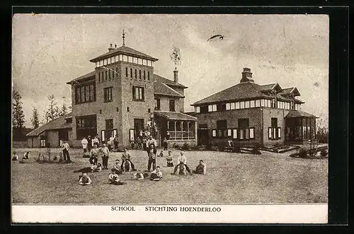 AK Hoenderloo, School