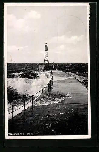 AK Warnemünde, Mole bei stürmischer See