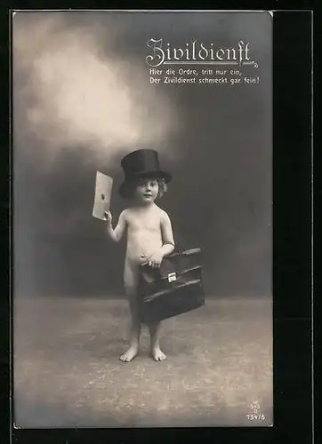 AK Nacktes Kleinkind mit Aktentasche, Brief und Zylinder