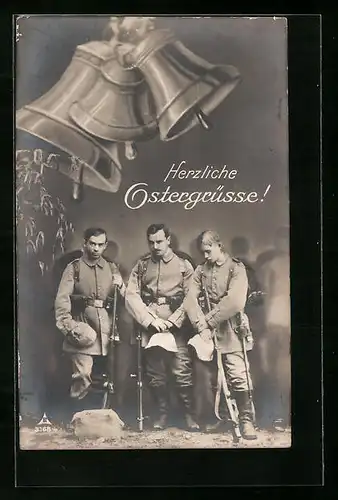 AK Soldaten im Feld gedenken ihrer Toten