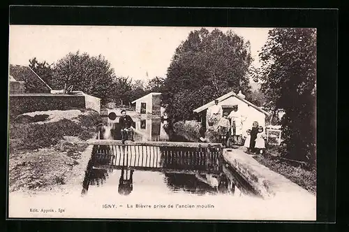 AK Igny, La Bievre prise de l`ancien Moulin