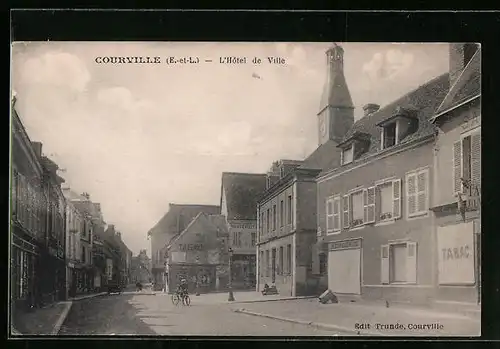 AK Courville, L`Hôtel de Ville