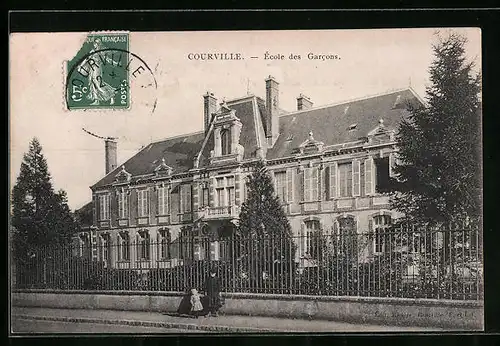 AK Courville, École des Garcons