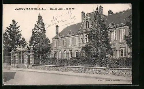 AK Courville, École des Garcons