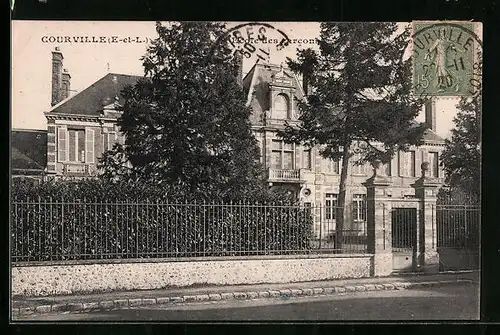 AK Courville, Ecole des Garcons