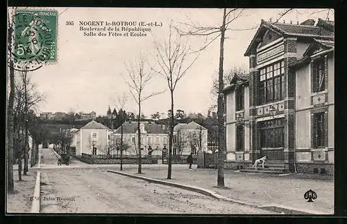 AK Nogent-le-Rotrou, Boulevard de la République, Salle des Fêtes et Ecoles