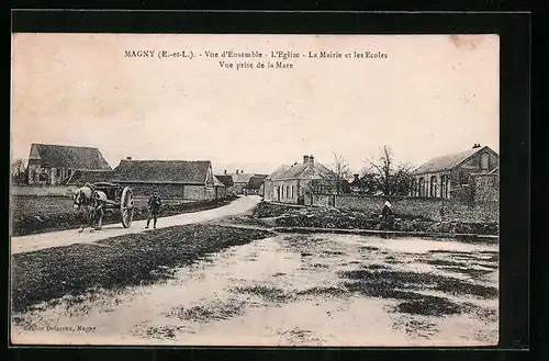 AK Magny, Vue d`Ensemble - L`Eglise, La Mairie et les Ecoles - Vue prise de la Mare