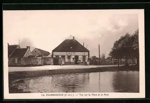 AK La Framboisière, Vue sur la Place et la Mare